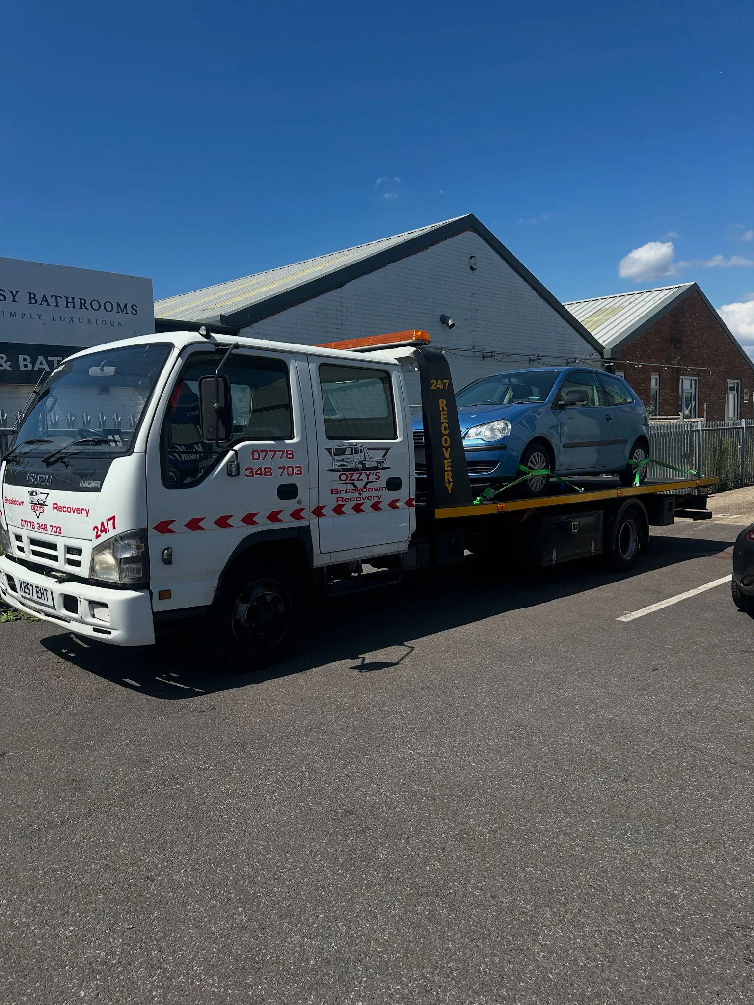 Vehicle recovery in Finchampstead Berkshire