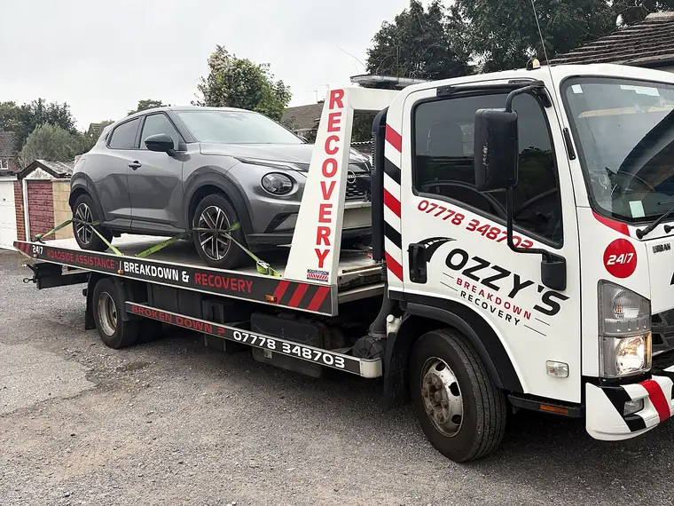 Broken-down Nissan Juke on Ozzy’s Breakdown Recovery truck